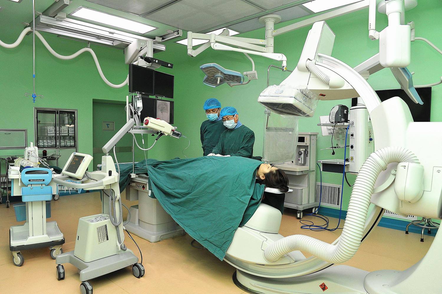 手術(shù)室凈化的設(shè)計(jì)與施工要求 手術(shù)室凈化的設(shè)計(jì)與施工要求